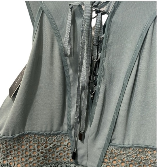 ROMEO & JULIET COUTURE DUSTY SAGE TIERED RUFFLE DRESS NWT SIZE MEDIUM - Picture 10 of 11